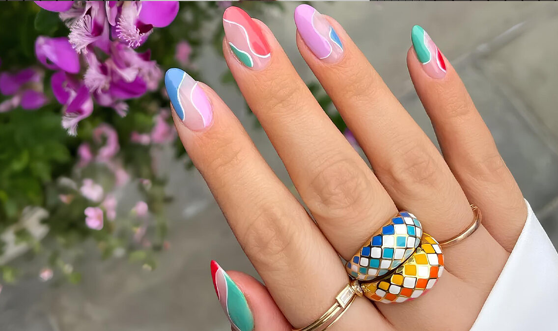 طلاء أظافر صيف 2025: أجمل 5 ألوان طلاء أظافر ستعشقين تجربتها