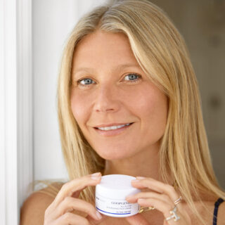 طلاء أظافر صيف 2025: أجمل 5 ألوان طلاء أظافر ستعشقين تجربتها