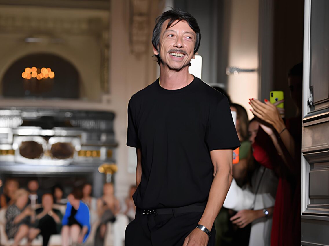 Pierpaolo Piccioli يتولى القيادة الإبداعية لدار Balenciaga