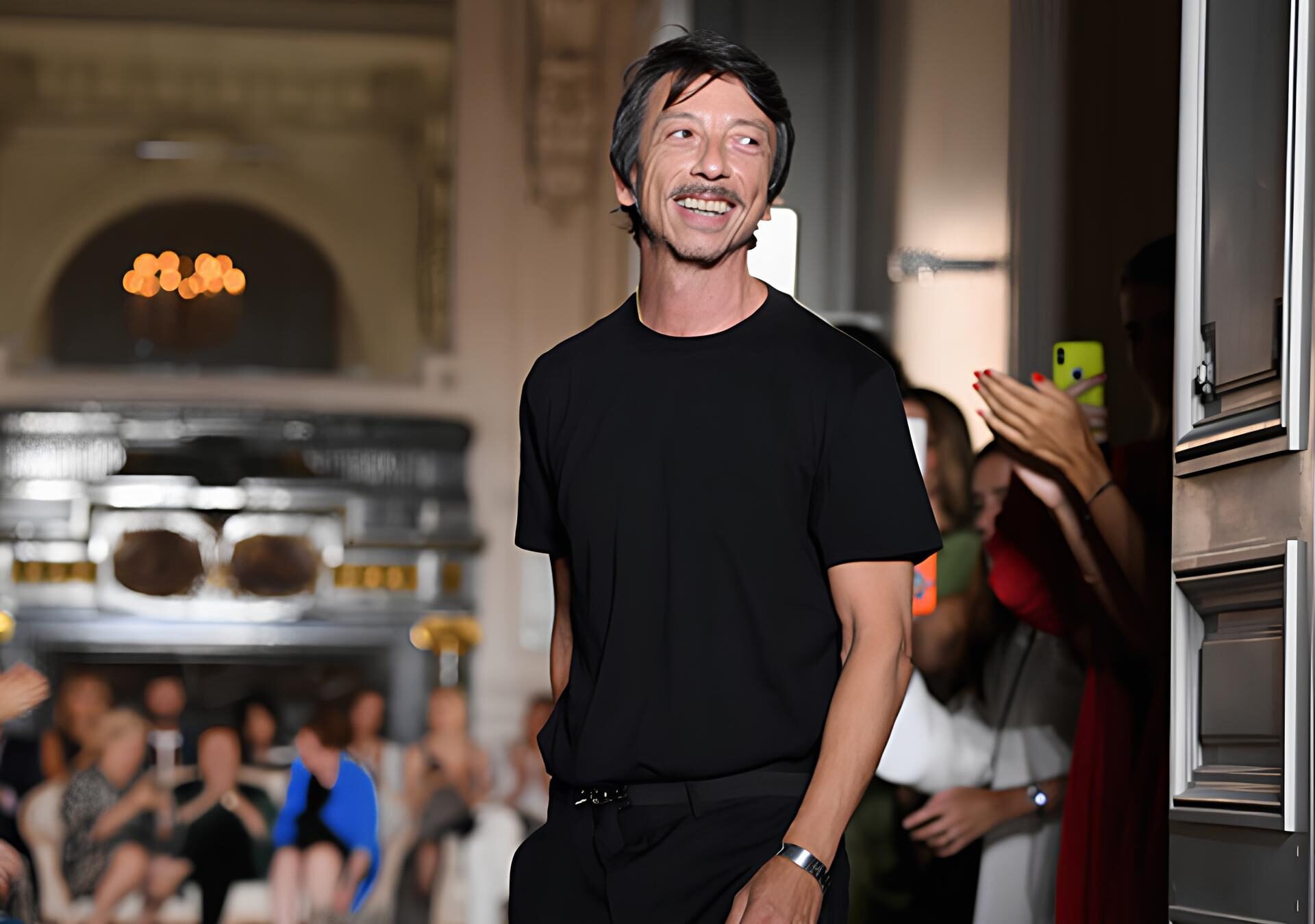 Pierpaolo Piccioli يتولى القيادة الإبداعية لدار Balenciaga