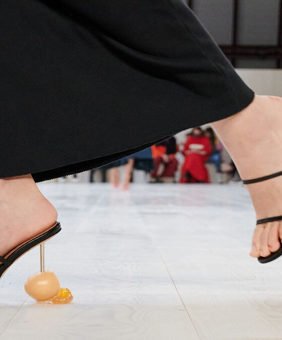 صنادل 2025: أحدث التصاميم العصرية لأناقة مريحة هذا الصيف