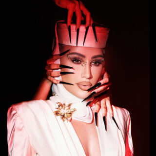 متحف اللوفر يحتضن Yohji Yamamoto في تجربة فنية تستكشف مفهوم النسخ المعاصر