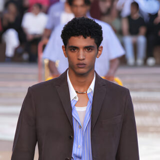 Balenciaga تعرض أبرز لحظات Demna الإبداعية في قلب باريس