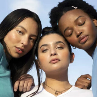 “Giorgio Armani Mare” تكشف عن مجموعة ربيع/صيف 2025