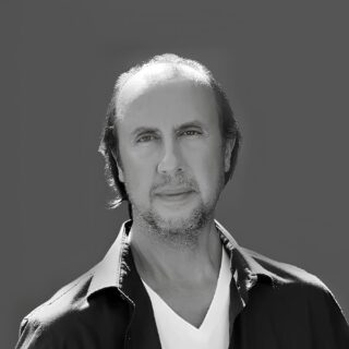 عودة زها حديد: منحة تُلهم جيلًا جديدًا وتعيد رسم مستقبل العمارة