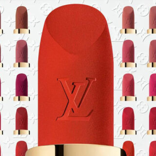 نجمات هوليوود يعتمدن ألوان الصيف والراحة الأنيقة