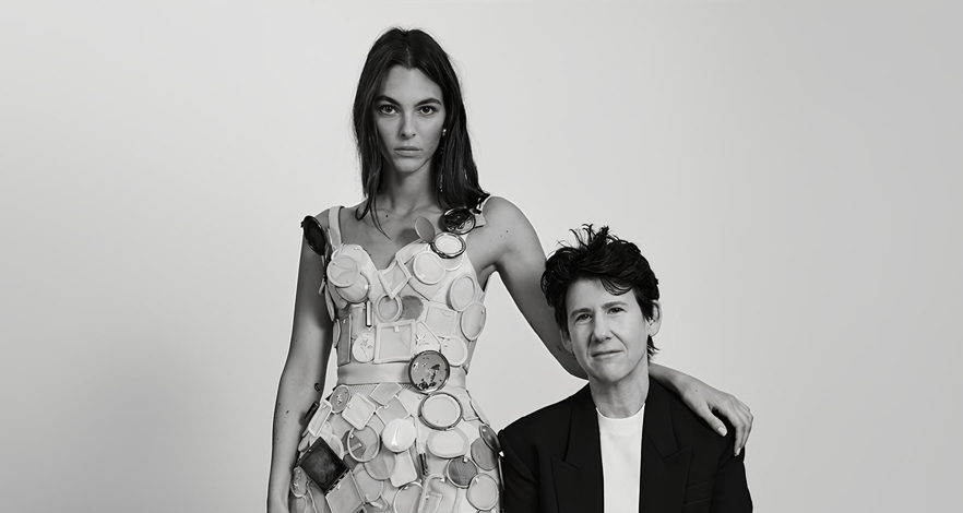 Sarah Burton تكشف عن أولى حملاتها مع Givenchy لمجموعة خريف وشتاء 2025