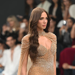 Keanu Reeves: أيقونة الموضة والبساطة في هوليوود