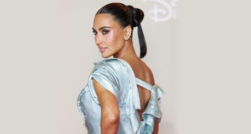 Kim Kardashian تحتفل بعيد ميلادها الـ45 في باريس بإطلالتين من الأرشيف الفاخر