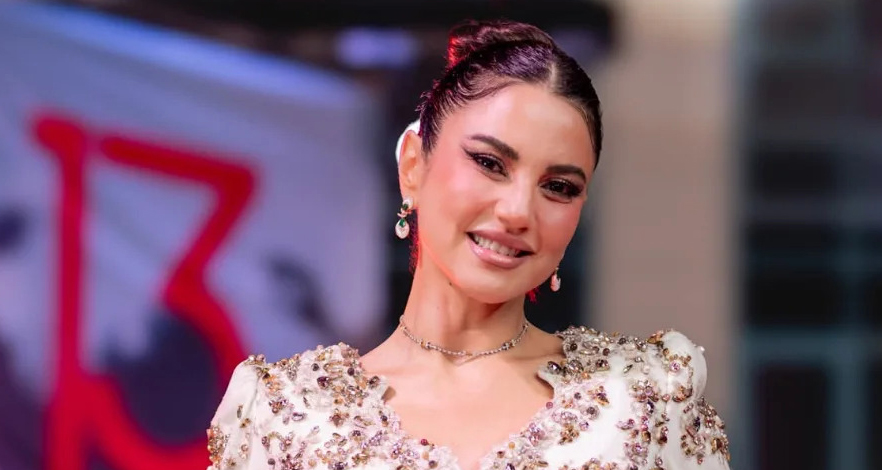 إطلالات النجمات بالكاراكو الجزائري في مهرجان وهران الدولي للفيلم العربي 2025