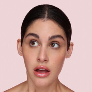 من برلين إلى جاكرتا… نانسي عجرم تختار التصاميم اللبنانية لتتألق عالميًا