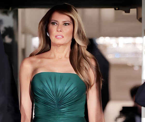 ميلانيا ترامب تتألق بإيلي صعب في العشاء الرسمي بالبيت الأبيض