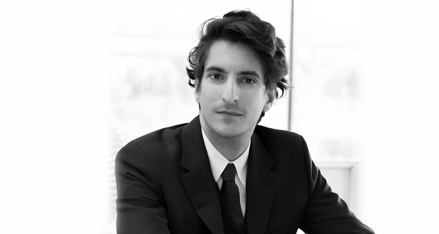 مرحلة جديدة من Versace بقيادة هذه الشخصية..