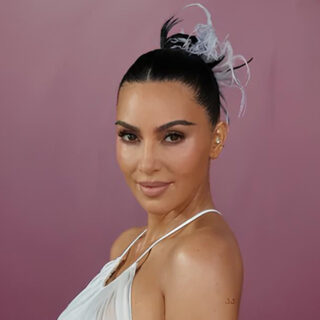 درجات اللون البني تتصدر إطلالات النجمات هذا الخريف