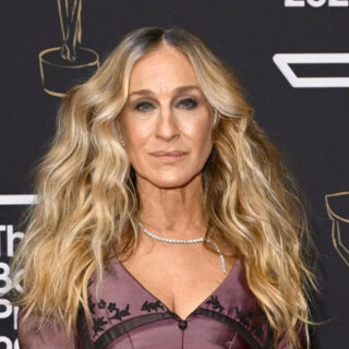 نجمات هوليوود يتألقن في العرض الأول لمسلسل “All’s Fair”