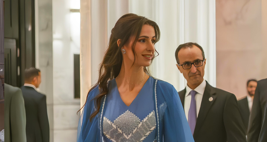 إطلالة ملكية للأميرة رجوة بتوقيع إيمان الأحمد