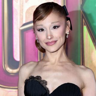 النجوم والمعاطف الرجالية: كيف حولوا القطعة الكلاسيكية إلى Statement خريفية