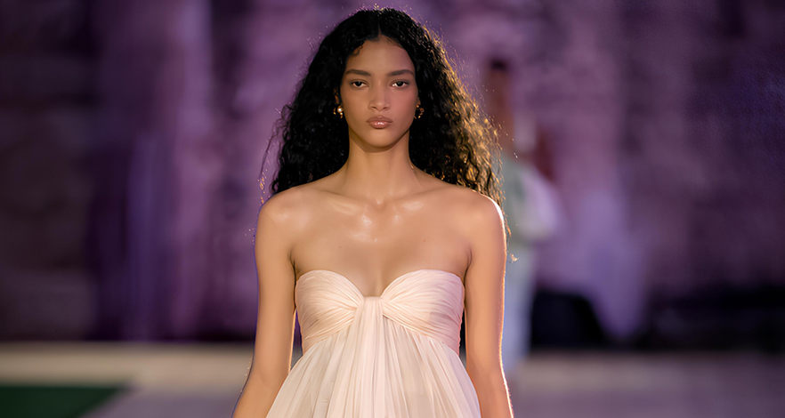 Oscar de la Renta Pre-Fall 2026: عرض أنيق بتفاصيل هادئة