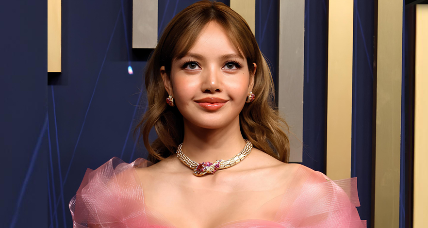 أجمل إطلالات النجمات في 2025: من السجادة الحمراء إلى قلب الموضة