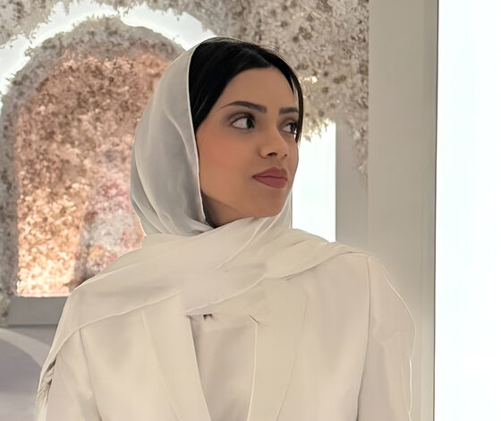 المصممة سارة فؤاد… توقيع سعودي بروح شبابية