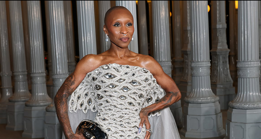 Fashion looks  حددت خطوط 2025