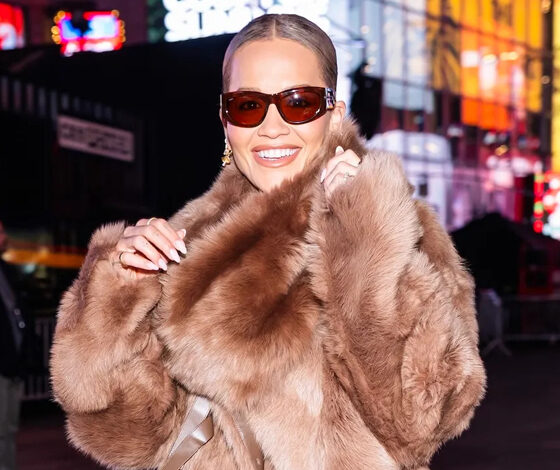 صيحة الفرو تتصدّر إطلالات أشهر النجمات في نهاية العام