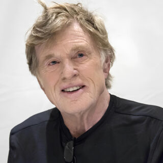 Jin يحتفل بعيد ميلاده: نجم K‑pop يتحوّل إلى أيقونة عالمية للموضة