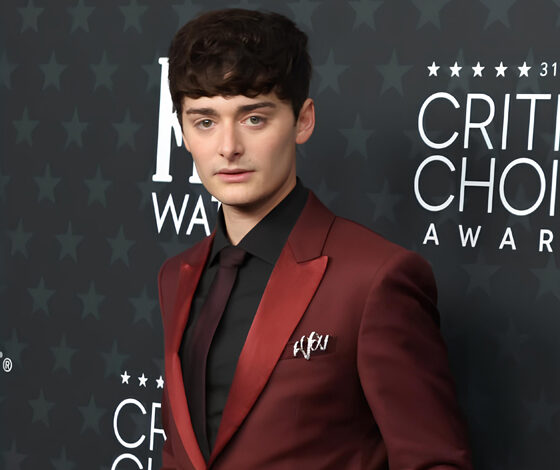 الأحمر الداكن يتصدر: أكثر الإطلالات جرأة من حفل Critics Choice 2026