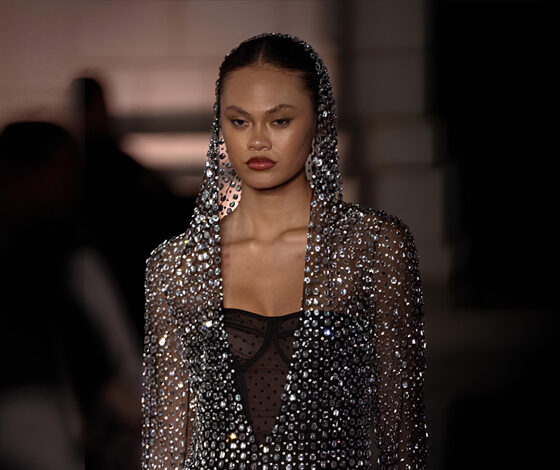 اليوم الثاني من أسبوع الموضة في مسقط: حين تتحوّل المنصّة إلى سردٍ ثقافي متقن