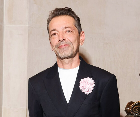 Pieter Mulier يودّع Alaïa بعد خمس سنوات من التحوّل الإبداعي