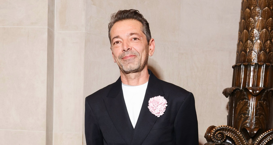 Pieter Mulier يودّع Alaïa بعد خمس سنوات من التحوّل الإبداعي