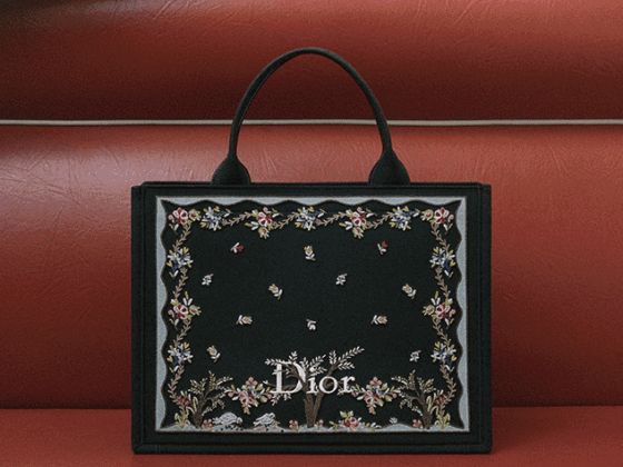 ابتكارات Jonathan لأناقة Dior في عيد الحب