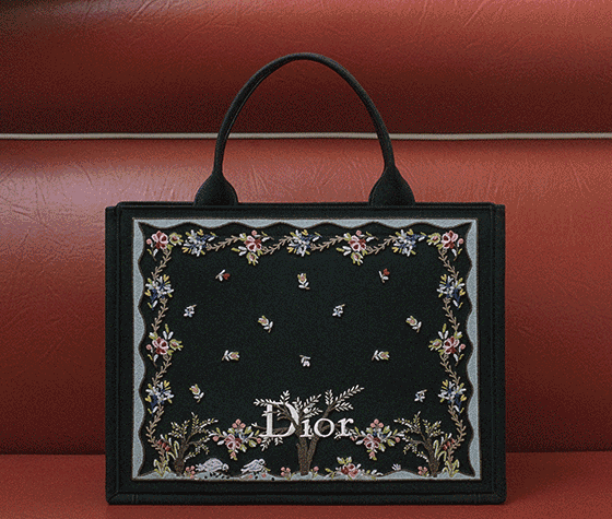 ابتكارات Jonathan لأناقة Dior في عيد الحب