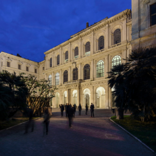 عرض Tory Burch FW26 من اليوم الأول لـ NYFW