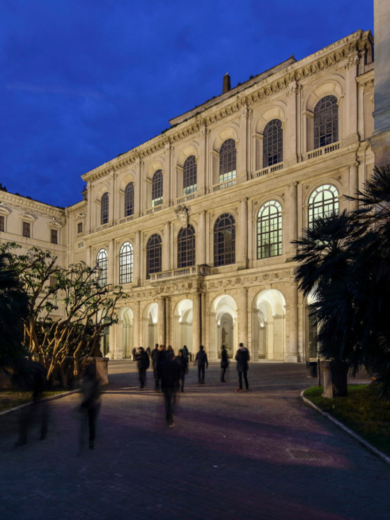 Valentino تعرض خريف وشتاء 2026-2027 في Palazzo Barberini بروما