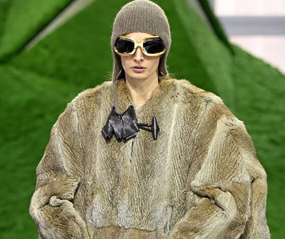 باريس تختتم أسبوع الموضة بعروض خريف وشتاء 2026–2027 النسائية