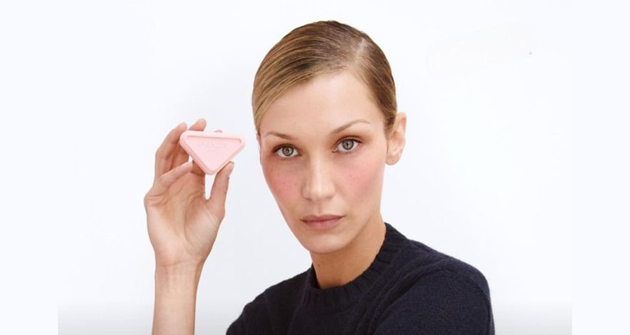 Bella Hadid أول سفيرة عالمية لخط التجميل لدى Prada