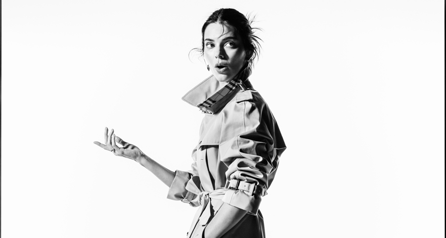 Burberry تحتفل بـ170 عامًا مع نجومها