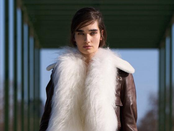 اليوم الثاني من Paris Fashion Week: تباين بين الرومانسية والتمرد