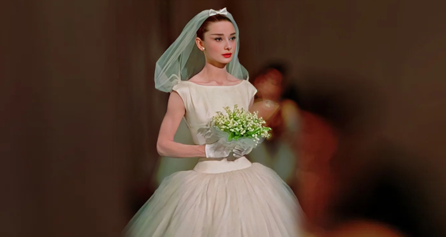 Drop Waist: عودة أنيقة لقصّة أيقونية