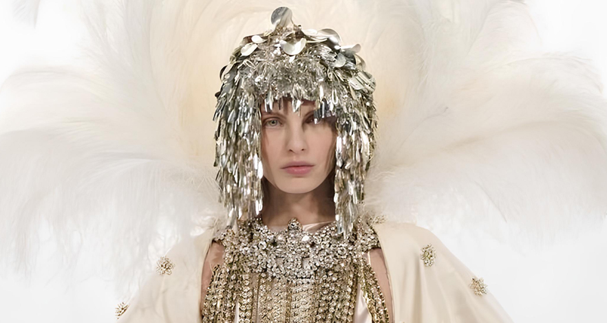 عودة الـTiara… بريق ملكي يزيّن عالم الموضة