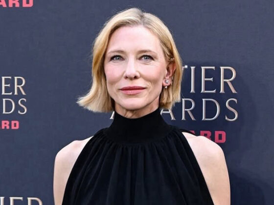 اطلالات النجمات في  Olivier Awards