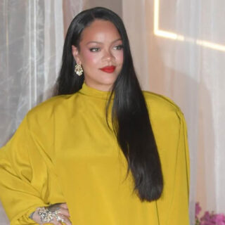 Dakota Johnson بإطلالة من Valentino في New York