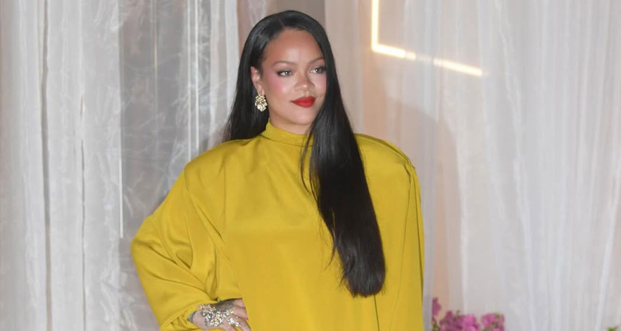 Rihanna بإطلالتين مميزتين في مومباي