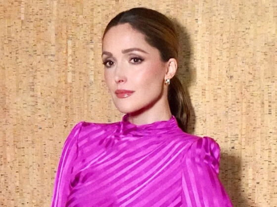 إطلالة مرِحة لـ Rose Byrne بتصميم Valentino