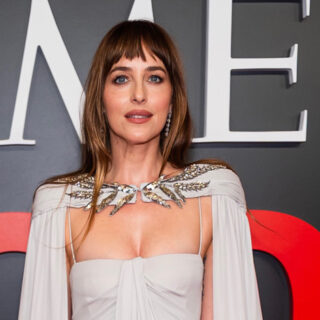 Rihanna بإطلالتين مميزتين في مومباي