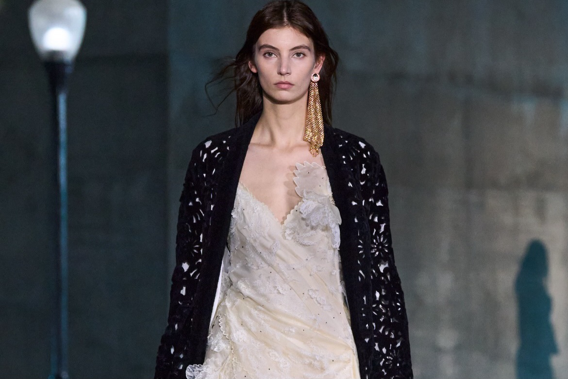 Dior Cruise 2027… أول رؤية سينمائية لـ Jonathan Anderson مع الدار