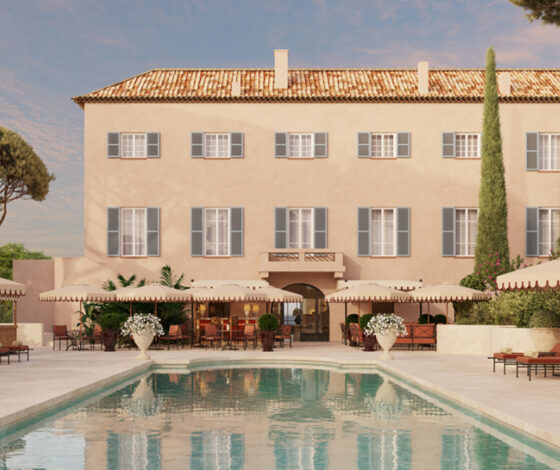 فندق Nolinski يصل إلى خليج Saint-Tropez