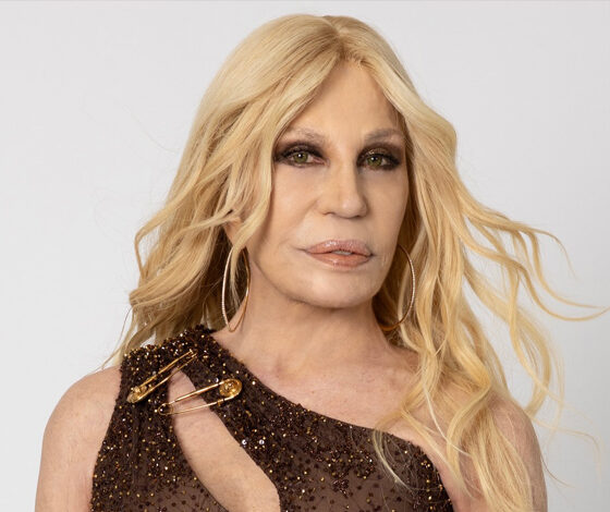 في عيد ميلادها.. Donatella Versace أيقونة لا تغيب