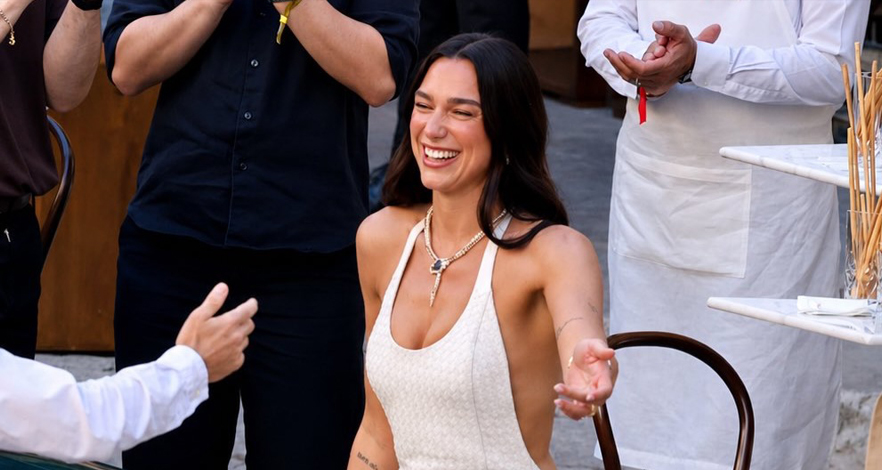 إطلالة Dua Lipa الأولى في احتفالات زفافها بإيطاليا